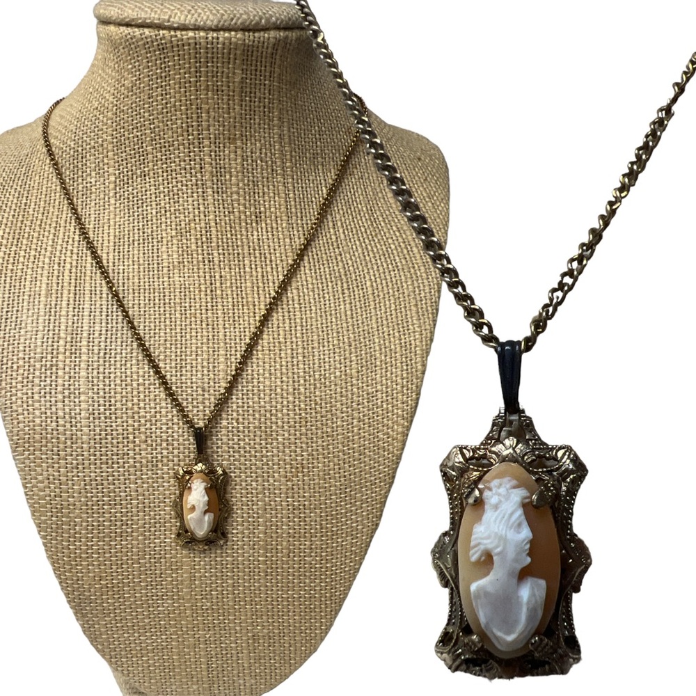 VINTAGE | Cameo Revival Bizarre Unique Chain Necklace